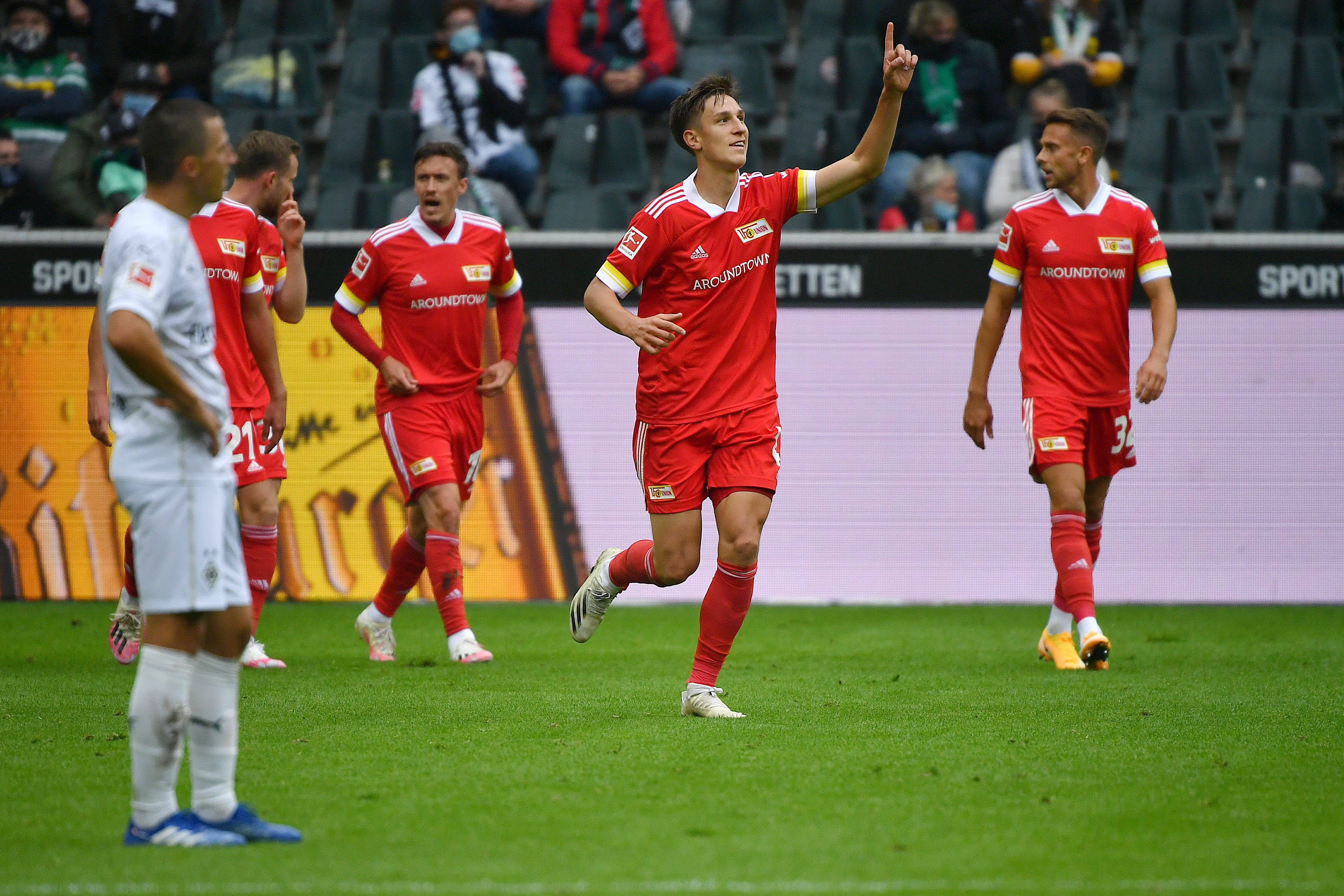 门兴格拉德巴赫训练开放日，国际比赛日复出首秀引欢呼，德甲在即，细节决定成败的简单介绍-九游会官网入口